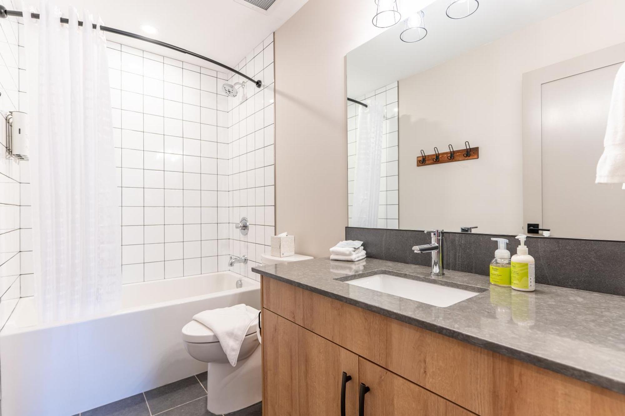 Basecamp Suites Revelstoke Camera foto