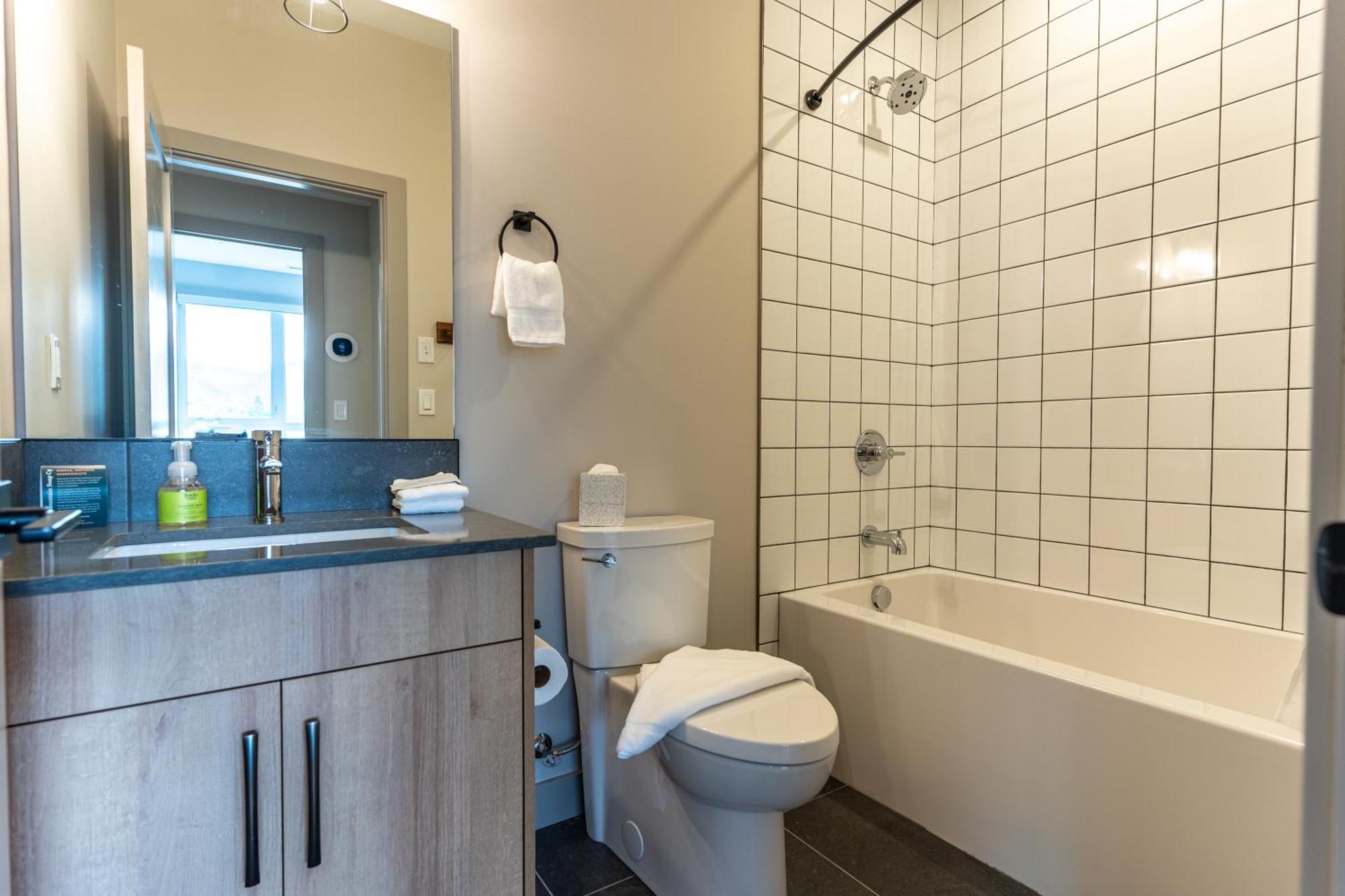 Basecamp Suites Revelstoke Camera foto