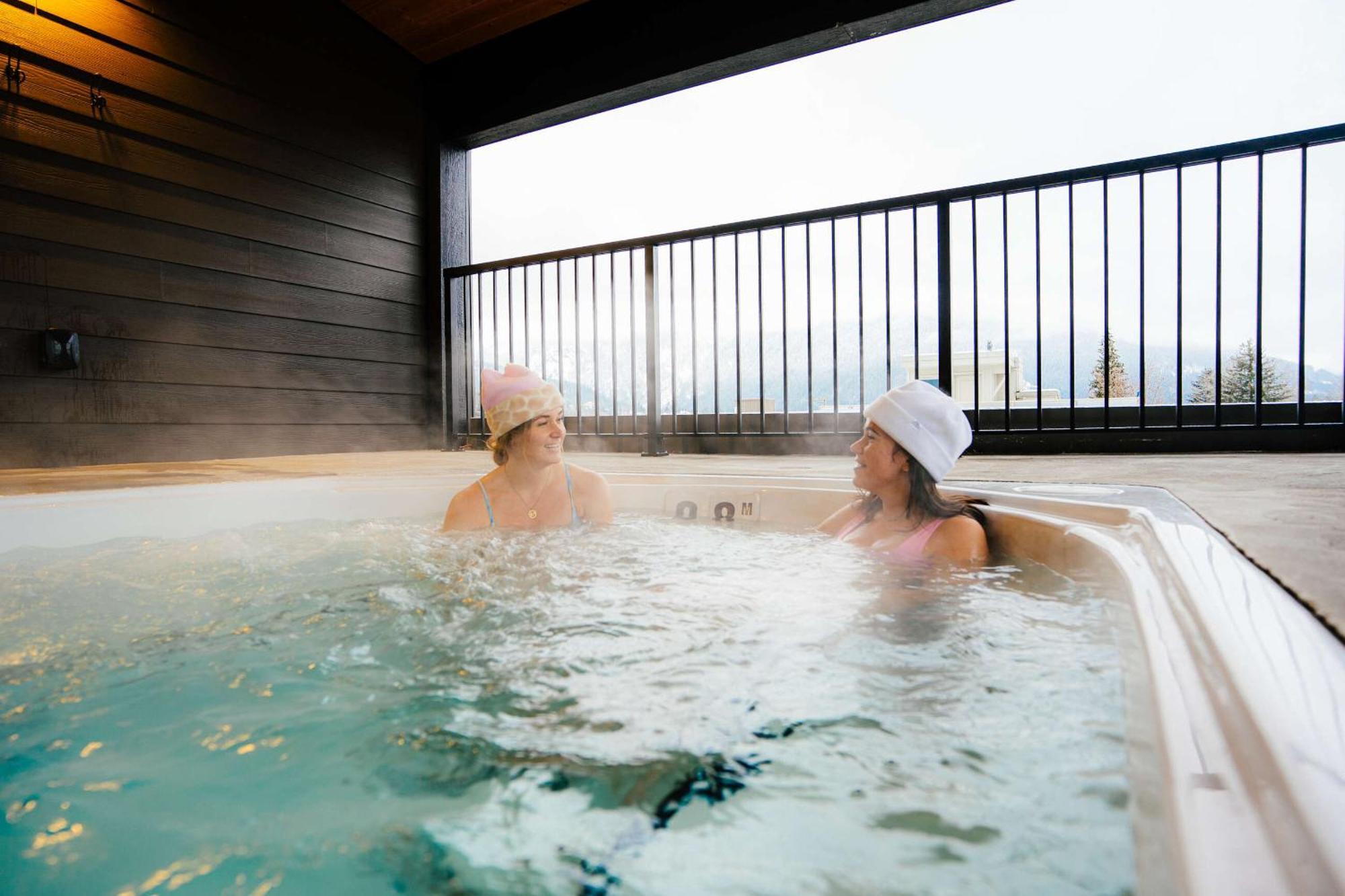 Basecamp Suites Revelstoke Esterno foto